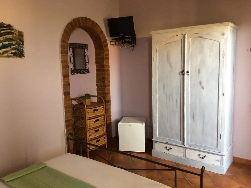 Sweet Home & Apartments Fontane Bianche 0*,  Italy