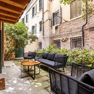 https://ca-san-carlo-residence.hotelinveneto.com